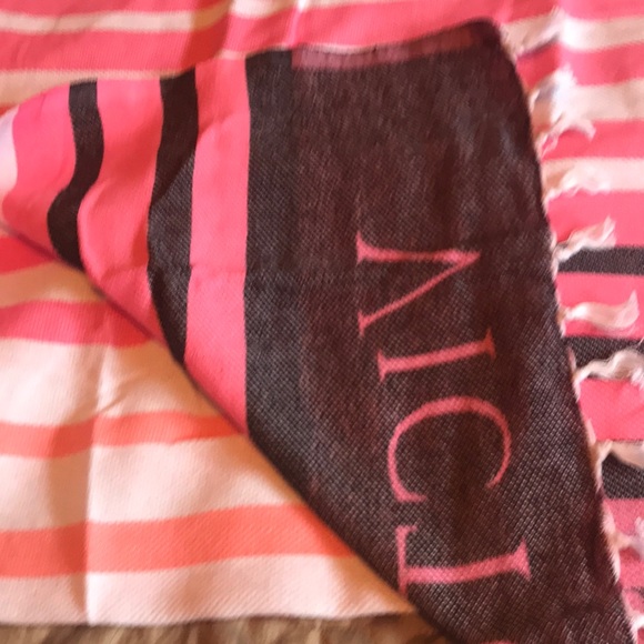Victoria’s Secret Beach Blanket - Picture 3 of 3